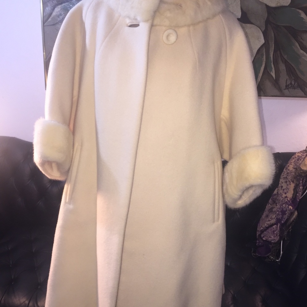 fur coat - Picture 2 of 6